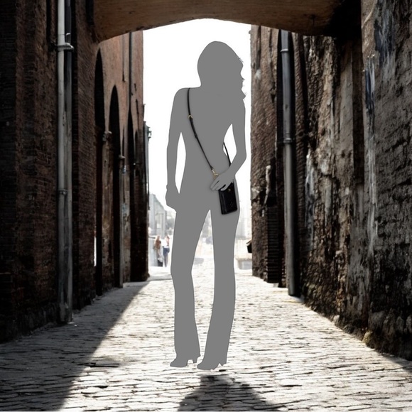 Patricia Nash Farleigh Crossbody Phone Case - Picture 2 of 7